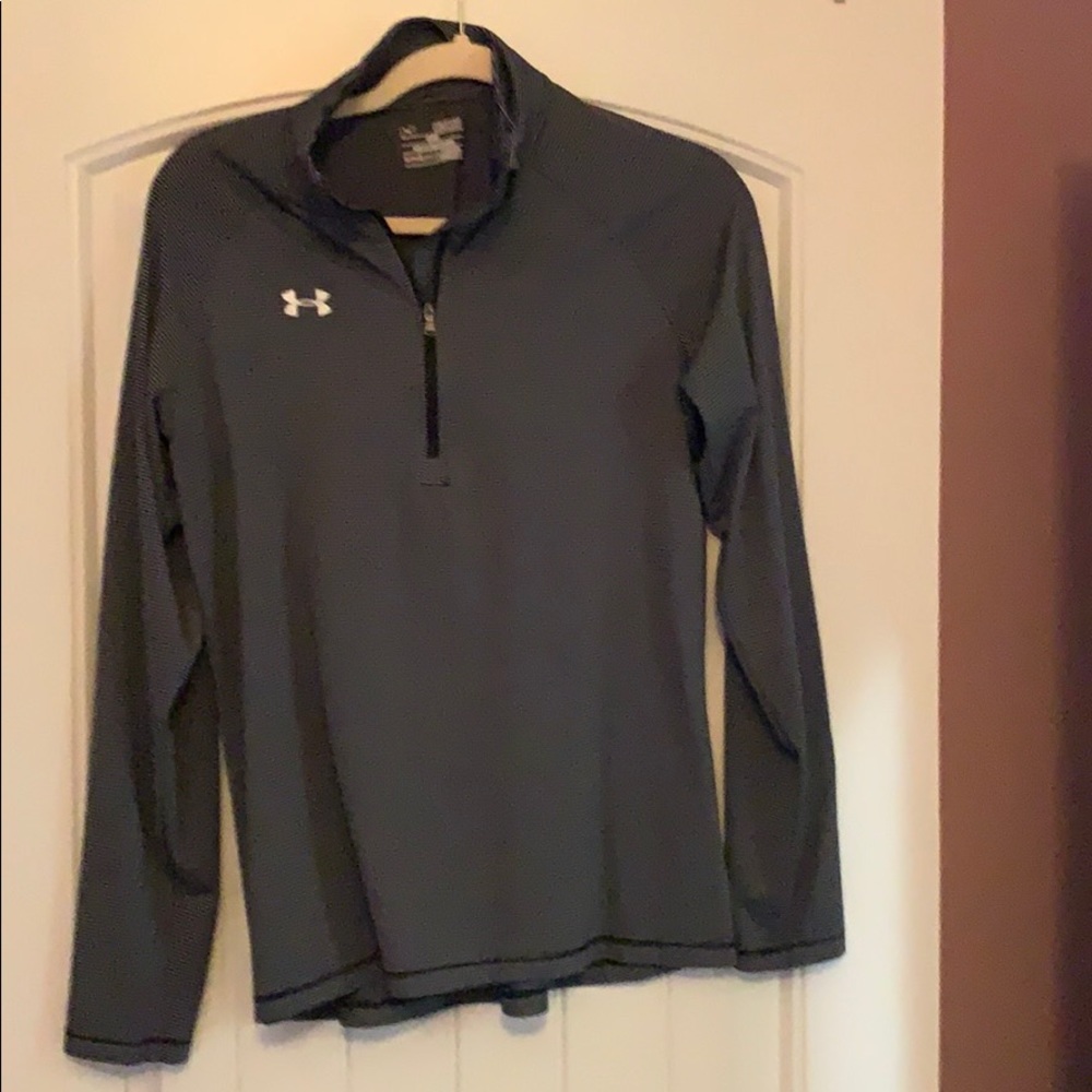 UA pullover